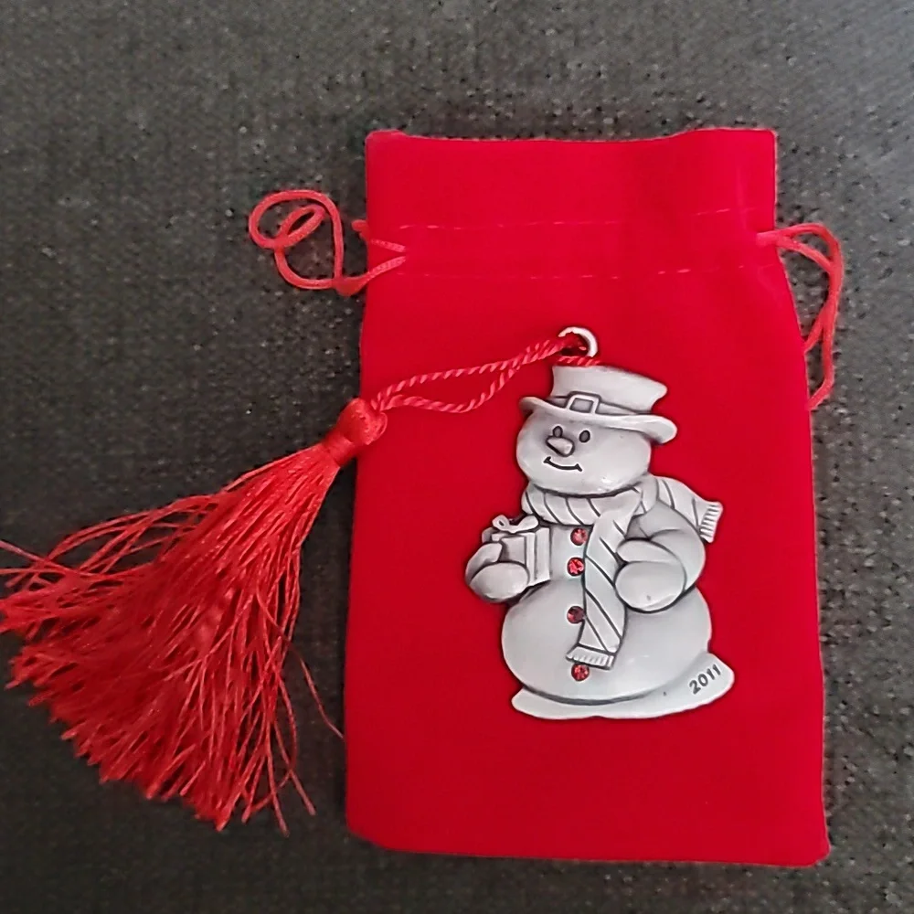 Avon 2011 Ornament - Picture 3 of 4